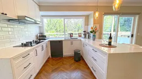 Charming 6 BRM Villa in Melbourne Mullum Mullum Precinct - Image 4