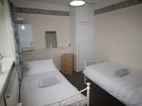 Heol Booker House By Cardiff Holiday Homes - Image 2