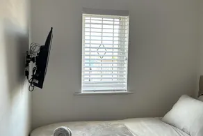 Tranquil Sheffield Retreat - 3 Bedroom House - Image 3