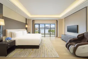 Wuhan Liantou Penisula Hotel & Resort - Image 2