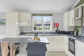 Clover Lodger, 32 Roadford Lake Lodges, Lifton - Image 3
