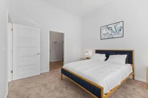 Luxurious 1-Bedroom Fishers - Image 3
