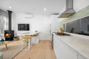 The Love Shack - romantic bungalow - Image 5