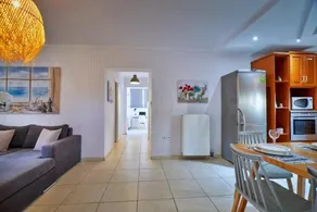 Sunny Luxury Apartment - Image 2