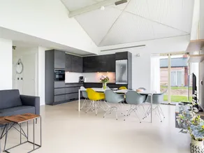 Holiday Home With an Unobstructed View - Image 3