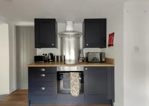 Donington Cottage Apt 5 - Image 3