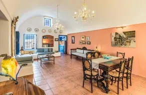 Astraea House - Image 5