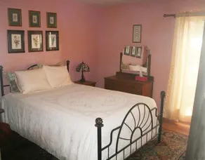 Sunny Pines Cottage - Image 2