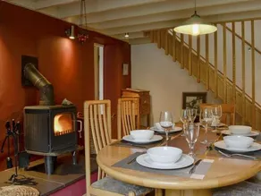 West Cinder Hill Cottage - Image 4
