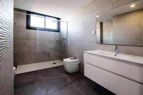 4-1 Apartamento de diseño en el centro de Reus - Image 5