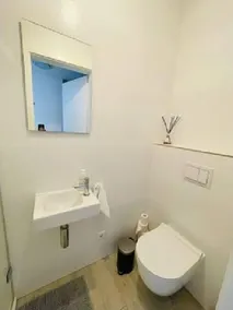 Cosy 1 bedroom in City Center w Terrace - Image 4