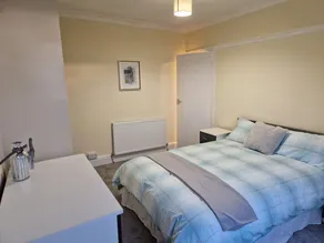 Lovely, Large 3 - Bedroom House in Preston - Image 5
