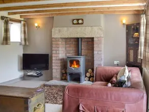 1 Bedroom Accommodation in Waterhouses, Near Leek - Image 2