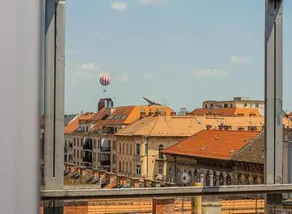 Luxury Apartment with balcony in Downtown - Image 3