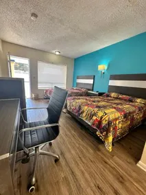 Economy Inn - Image 4