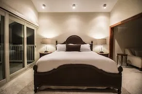 Las Olas Villa - Image 2
