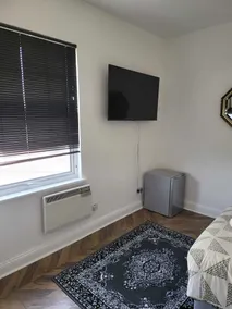 Lovely Double Room in a Flat - Image 4