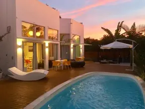 Stylish Beach House with pool - Image 2