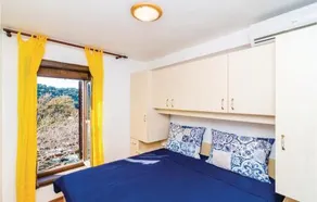 Four Bedroom Holiday Home in Kolocep - Image 4