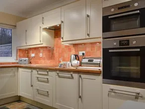 Three Rivers Cottage is situated on the edge of the Brecon Beacons National Park where you can explo - Image 4
