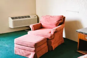 Rodeway Inn - Image 3