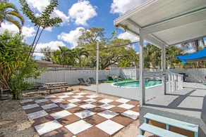 Tarpon River Retreat - Image 4
