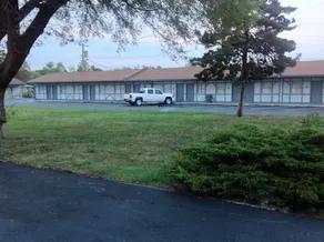 Economy Inn Granite City - Image 4