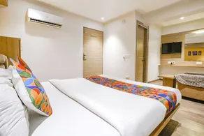 FabHotel Kingsway - Image 4