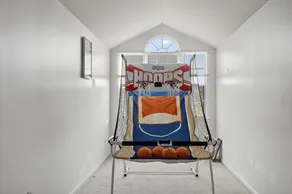 Cozy Pikesville Penthouse With Basketball Arcade 2 Bedroom Condo - Image 4