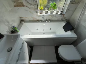 Cardiff - Sleeps 7 - Parking - Hot Tub - Garden - Image 3