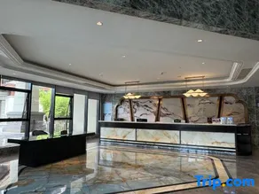 Fanjing Cloud Villa Hotel - Image 2