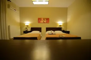 Central Hotel - Image 4