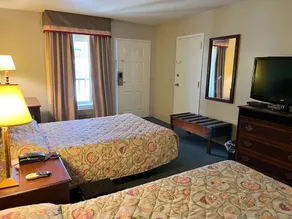 Days Inn Lake Gaston - Image 2