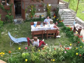 Elga's Punk Rock Hostel - Image 3
