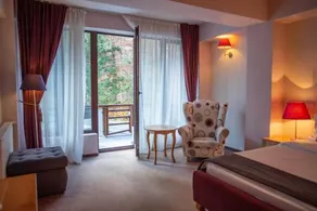 Oblique - Forest & Spa - Image 4