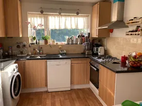 Stunning 3 -bed Semi Detached House in Cambridge - Image 2
