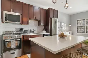 Modest Studio Apt near Portage Park - Image 5