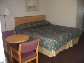 Benton Relax Inn - Image 5