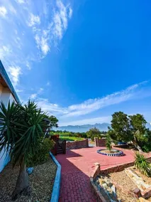 Capelands Wine Farm & Guesthouse - Image 4