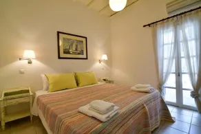 Golden Beach Hotel & Apartments - Image 3