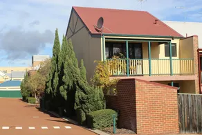 Holiday Villa in Fremantle - Image 4