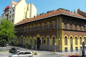 Season Hostel 2 - Image 5
