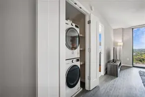 National at Rosslyn Towers - Image 5