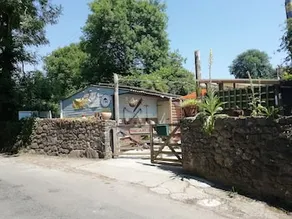 Eden's Yard Backpackers - Image 2