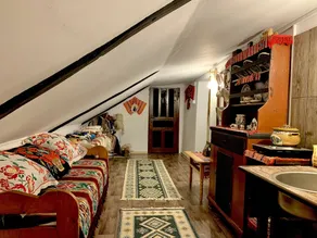 Charming Traditional House in a Pristine Location - Image 5