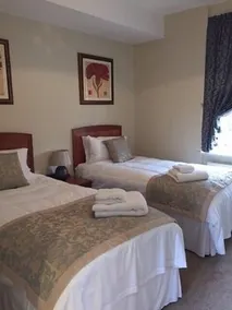 The West Wing at Everleigh Manor - Image 4