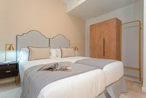 Exclusive Apartment 5BD in Seville. Carlos V - Image 5