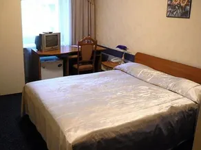 Central - Image 2