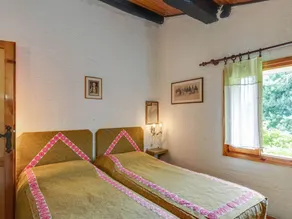 Cozy Detached House, Wide Garden, Wifi - Image 4