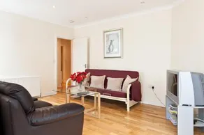 London Tottenham - good for centre - Image 4